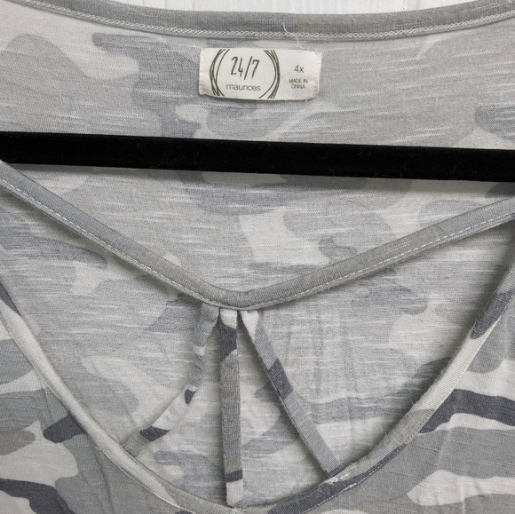 24/7 Maurices women's short sleeve gray camo plus size tee shirt blouse size 4X - Picture 3 of 4
